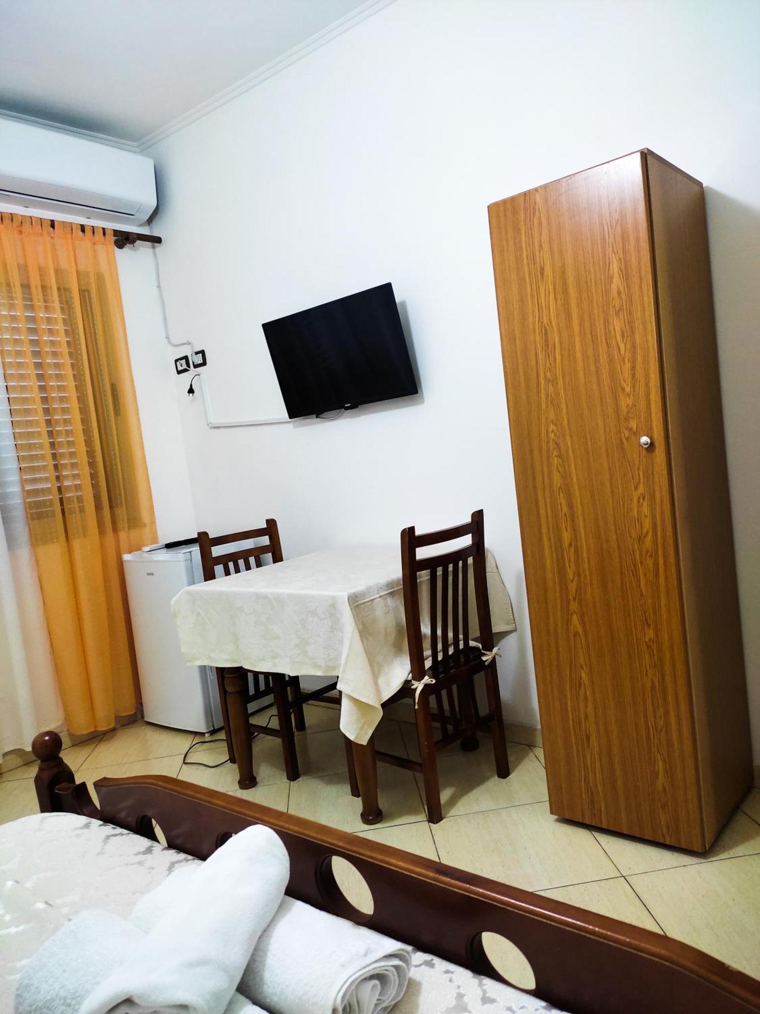 Vila Cikaj Hotell Durrës Exteriör bild